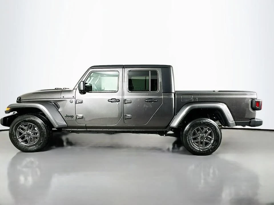 2025 Jeep JT Gladiator - Image 9 of 20
