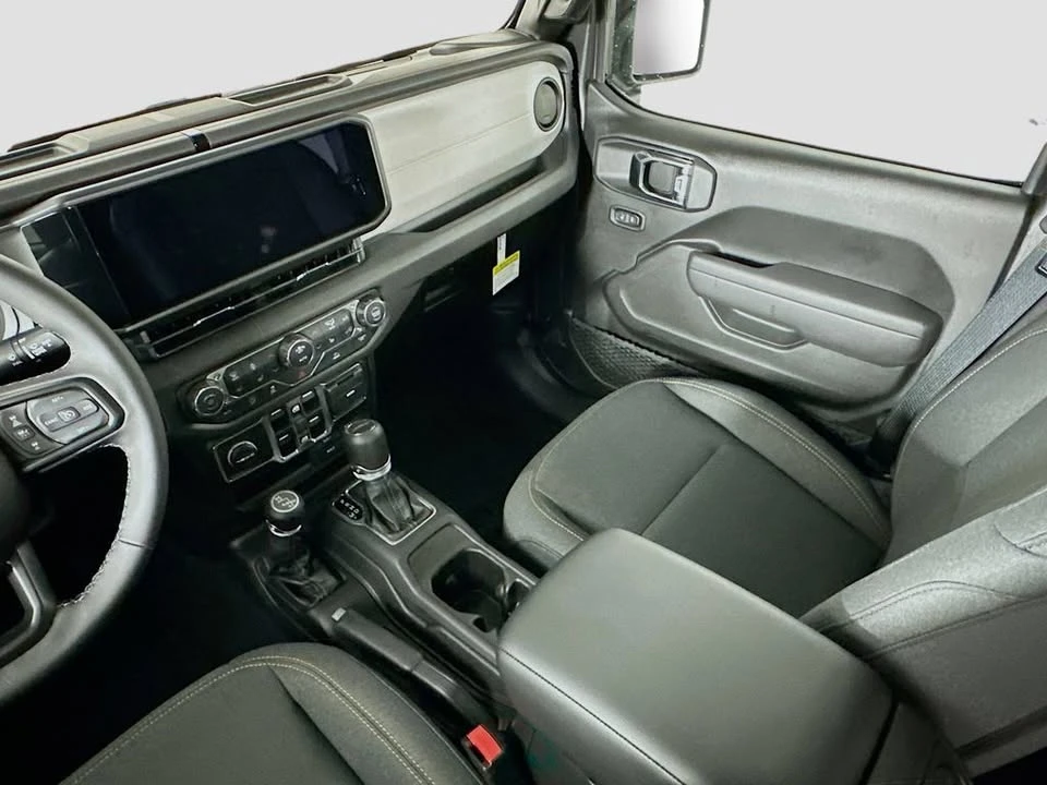 2025 Jeep JT Gladiator - Image 19 of 20