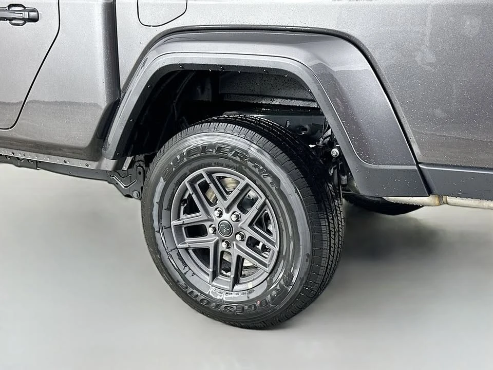 2025 Jeep JT Gladiator - Image 12 of 20