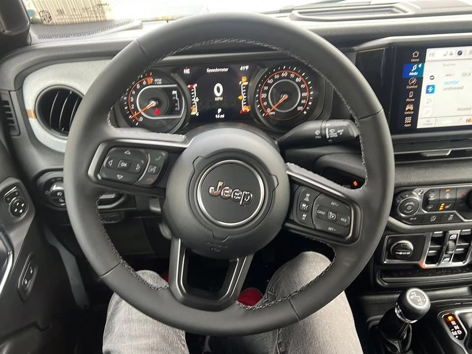 2025 Jeep JT Gladiator - Image 12 of 18