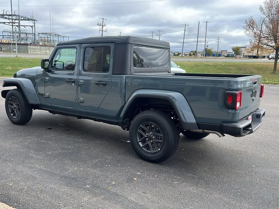 2025 Jeep JT Gladiator - Image 4 of 18