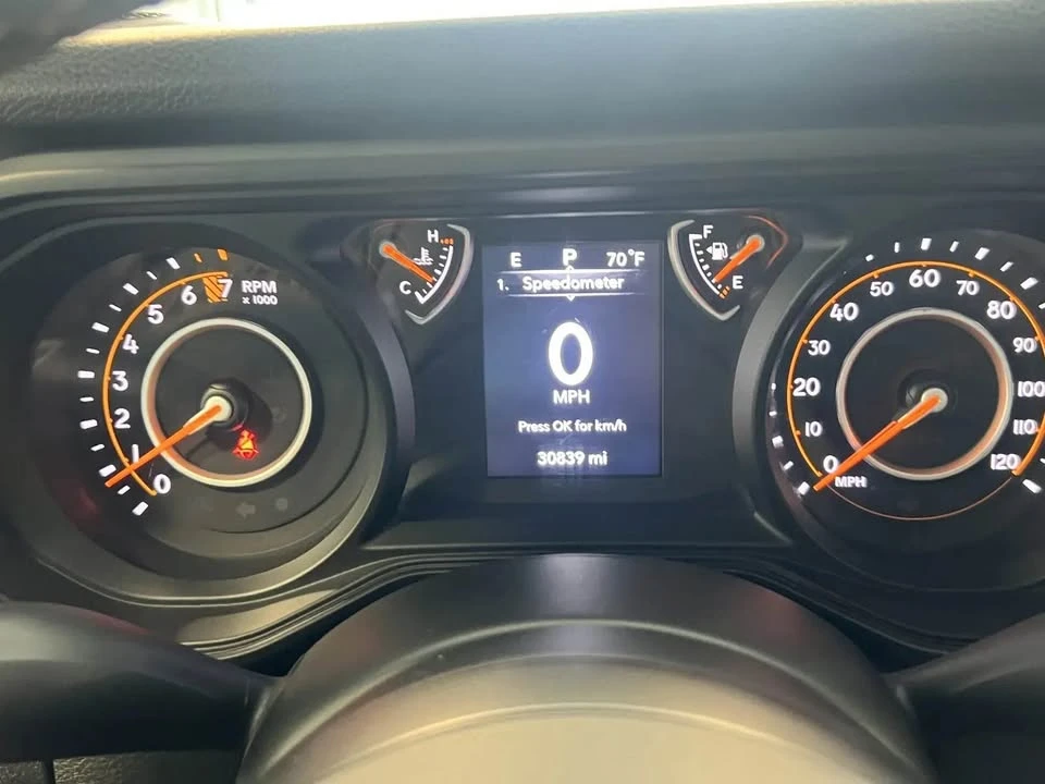 2025 Jeep JT Gladiator - Image 16 of 19
