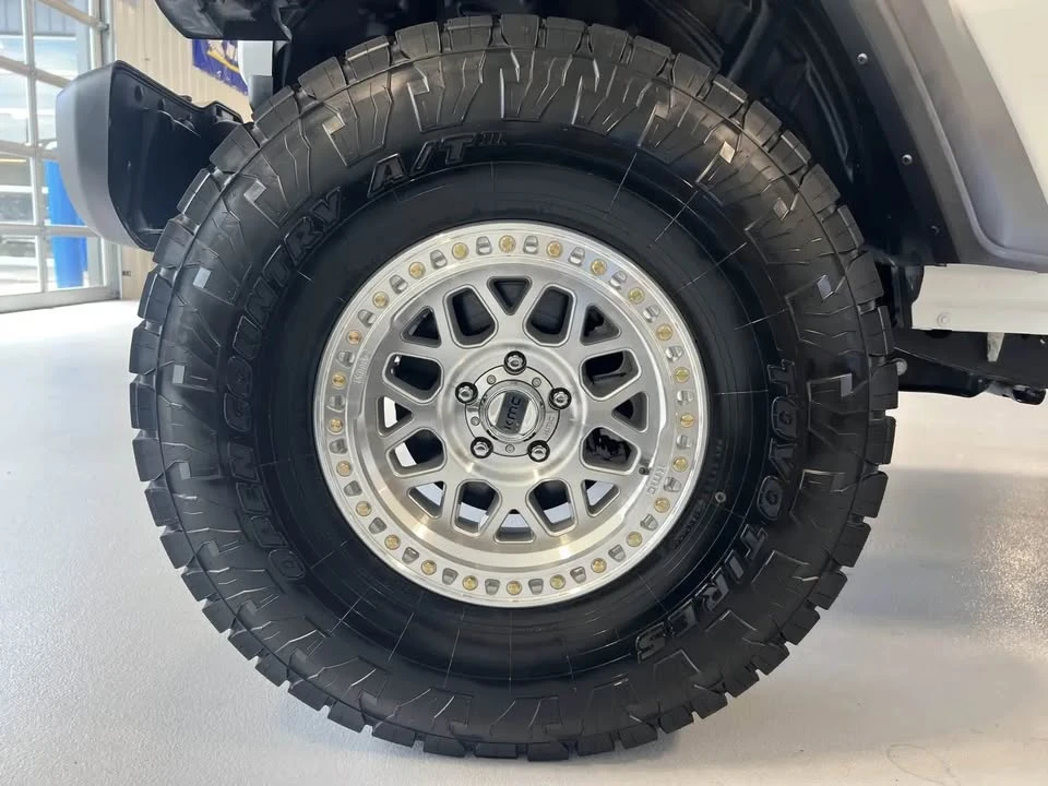 2025 Jeep JT Gladiator - Image 11 of 19