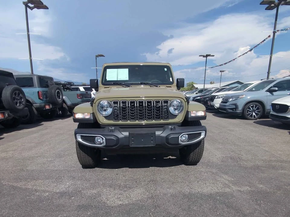 2025 Jeep JT Gladiator - Image 8 of 8