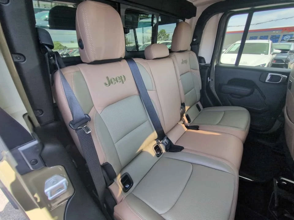 2025 Jeep JT Gladiator - Image 5 of 8