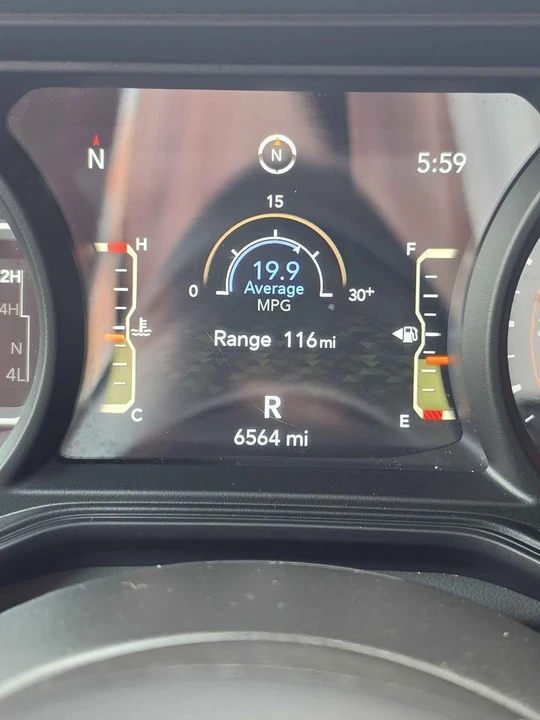 2025 Jeep JT Gladiator - Image 16 of 18