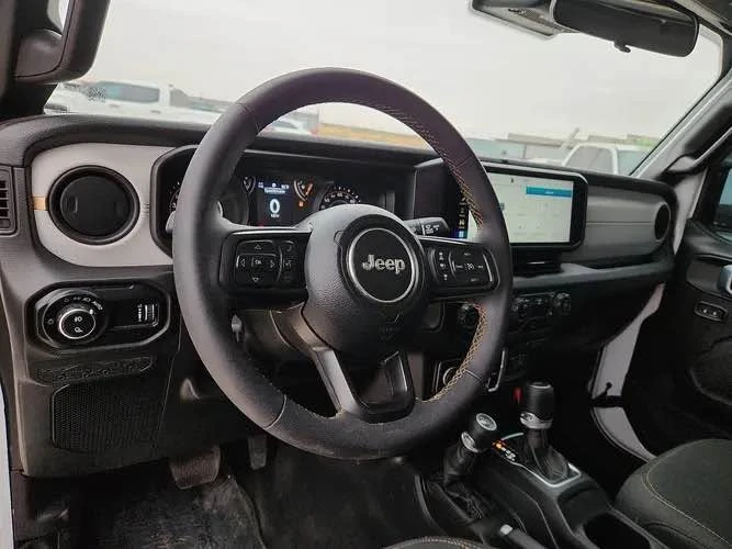 2025 Jeep JT Gladiator - Image 12 of 20
