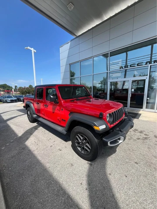 2025 Jeep JT Gladiator - Image 10 of 18
