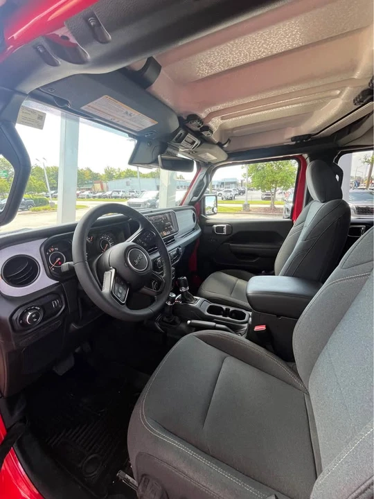 2025 Jeep JT Gladiator - Image 11 of 18