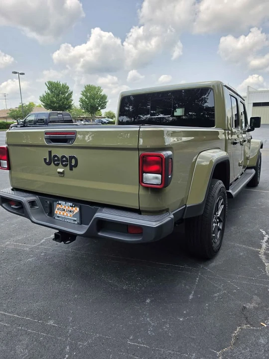 2025 Jeep JT Gladiator - Image 5 of 18
