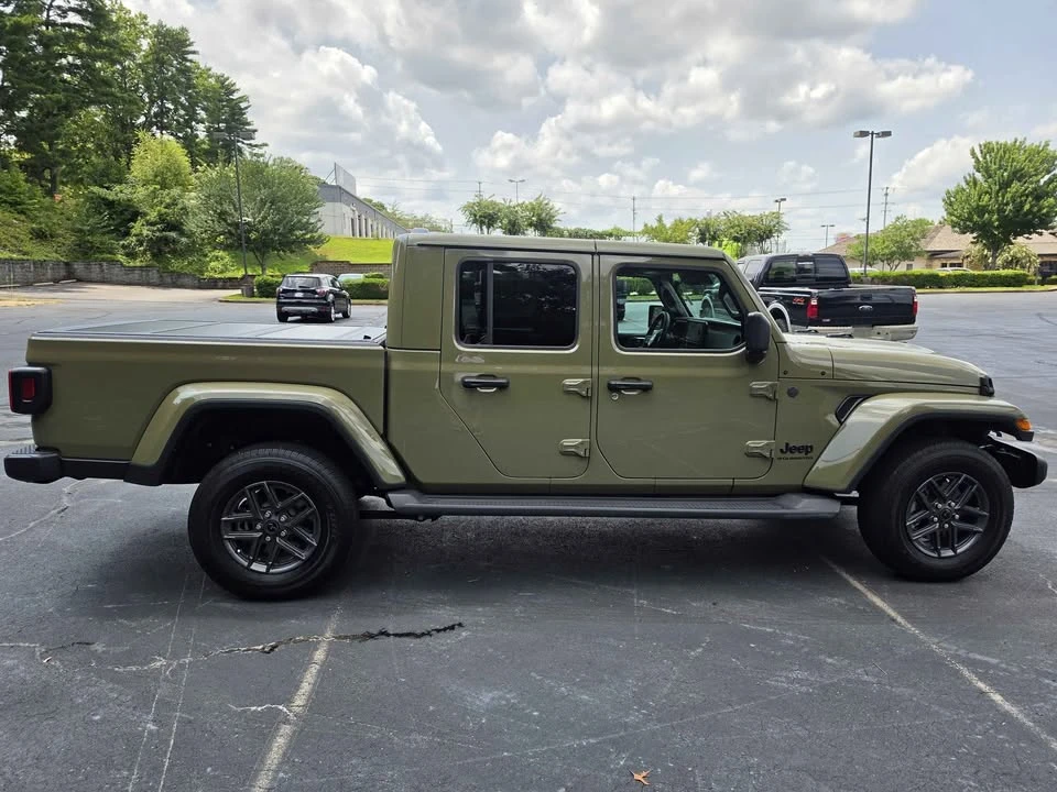 2025 Jeep JT Gladiator - Image 6 of 18