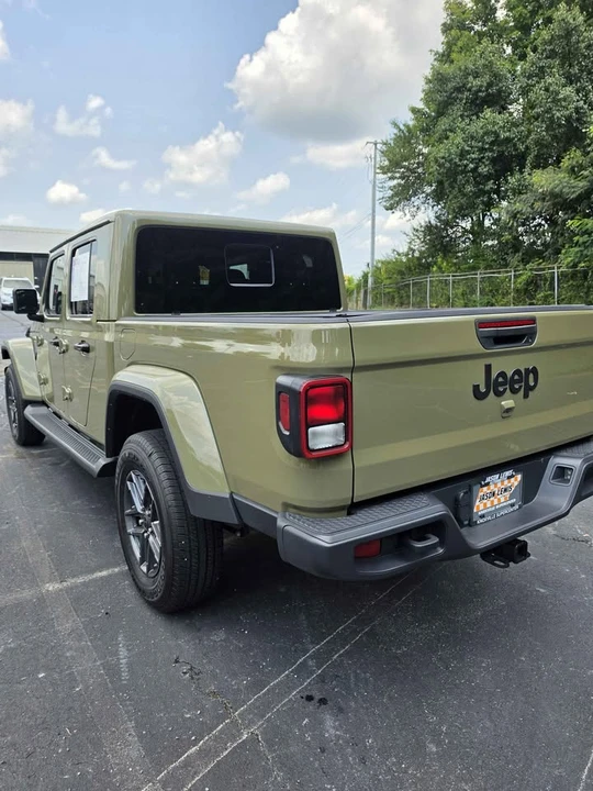 2025 Jeep JT Gladiator - Image 3 of 18