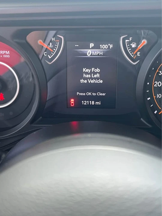 2025 Jeep JT Gladiator - Image 17 of 18