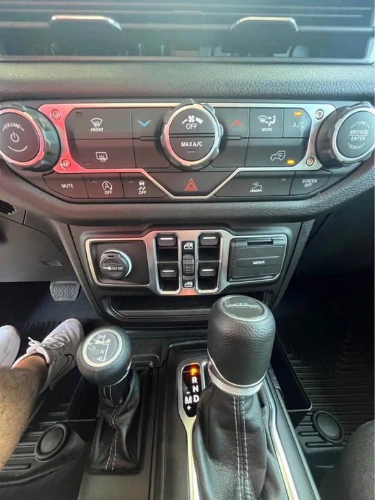 2025 Jeep JT Gladiator - Image 18 of 18