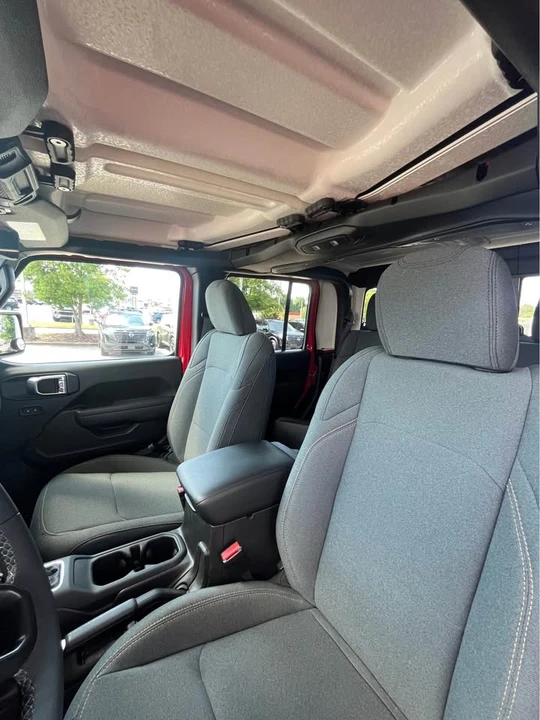 2025 Jeep JT Gladiator - Image 12 of 18