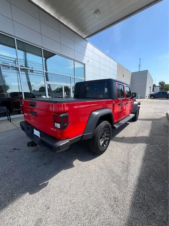 2025 Jeep JT Gladiator - Image 8 of 18