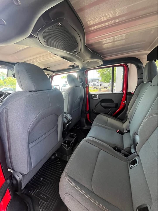 2025 Jeep JT Gladiator - Image 13 of 18