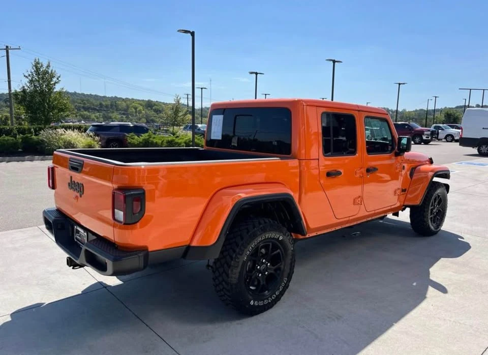 2025 Jeep JT Gladiator - Image 15 of 15