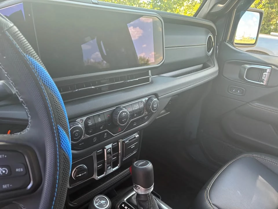 2025 Jeep JT Gladiator - Image 7 of 11
