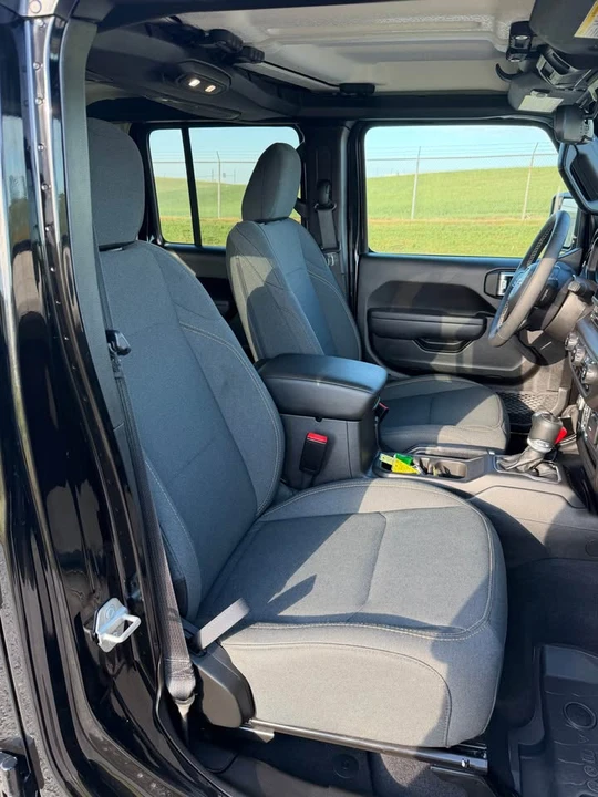 2025 Jeep JT Gladiator - Image 8 of 12