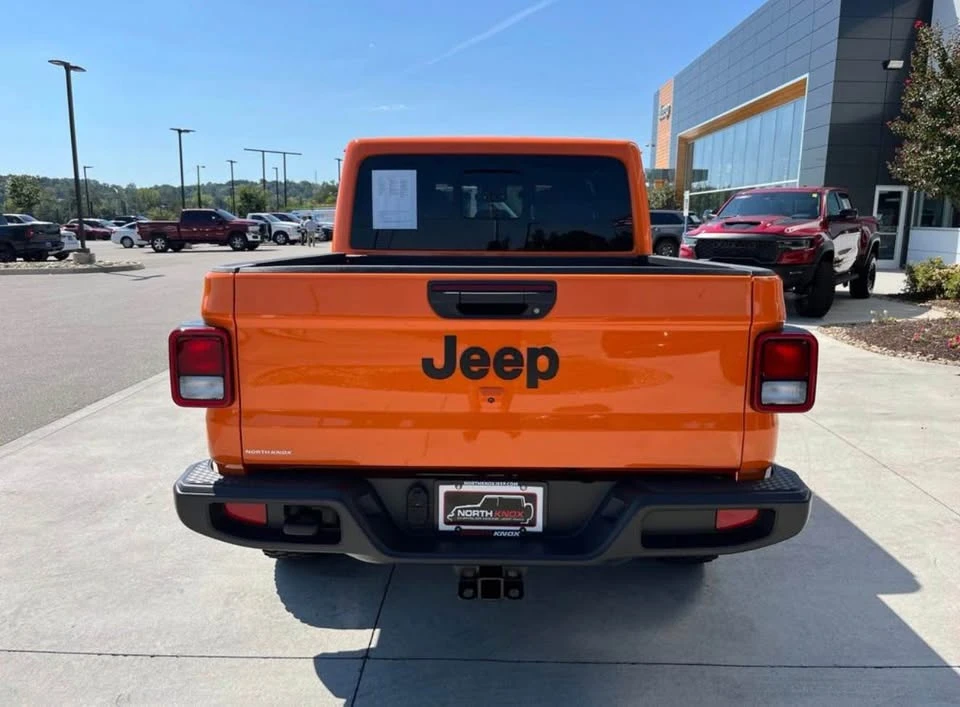 2025 Jeep JT Gladiator - Image 13 of 15