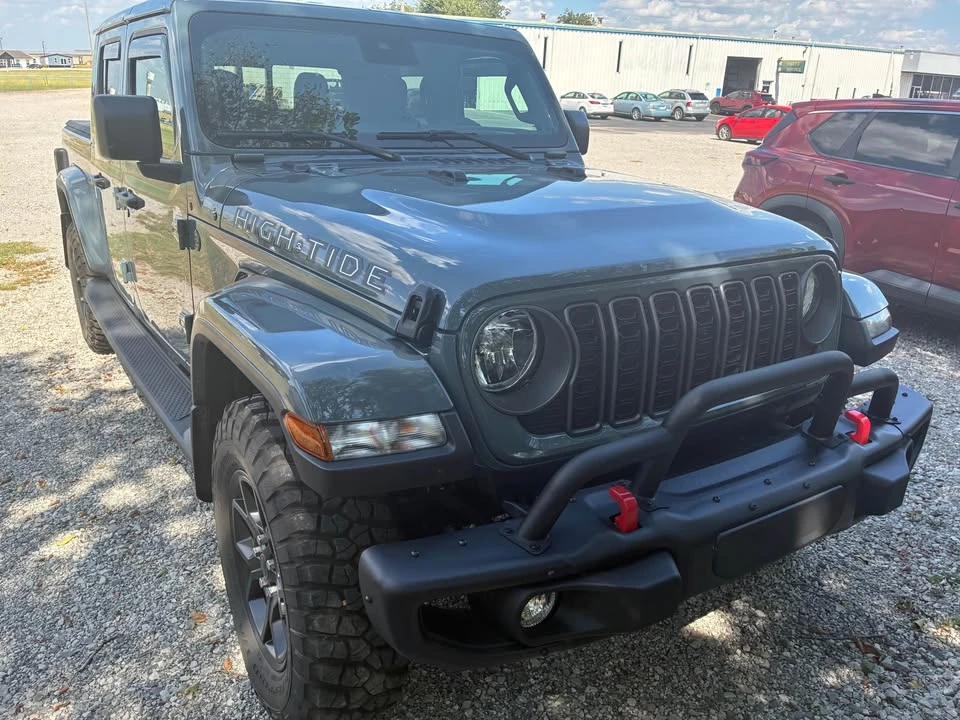 2025 Jeep JT Gladiator - Image 2 of 11