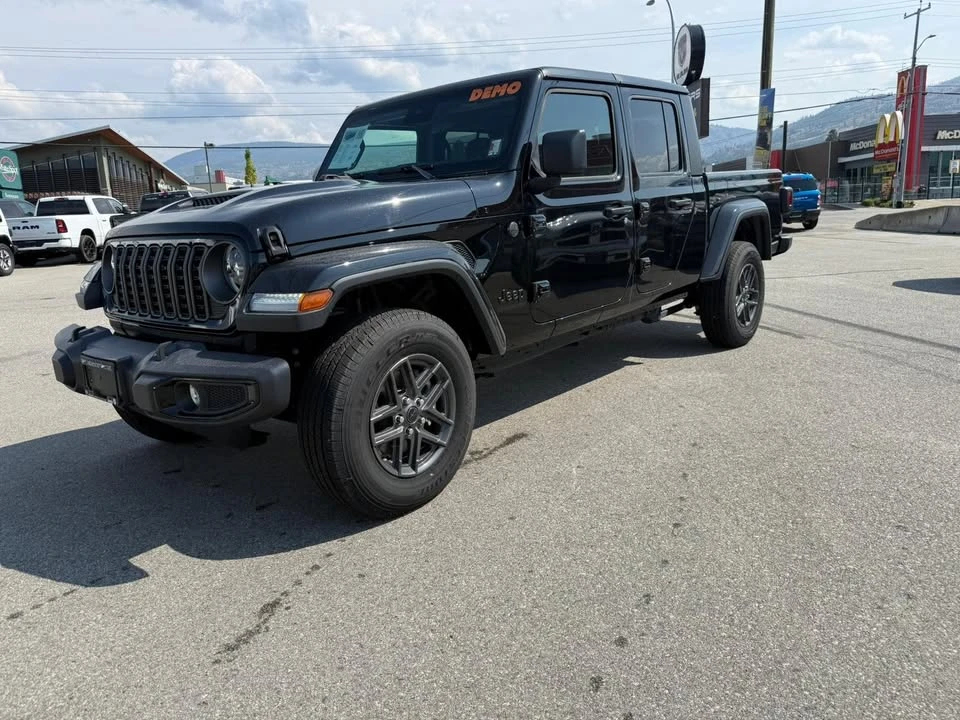 2025 Jeep JT Gladiator - Image 4 of 5