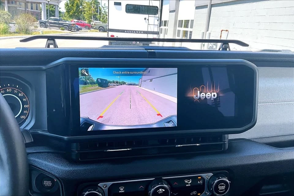 2025 Jeep JT Gladiator - Image 12 of 20