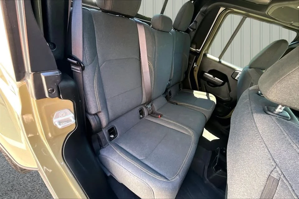 2025 Jeep JT Gladiator - Image 16 of 20