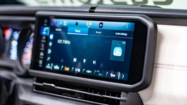 2025 Jeep JT Gladiator - Image 20 of 31