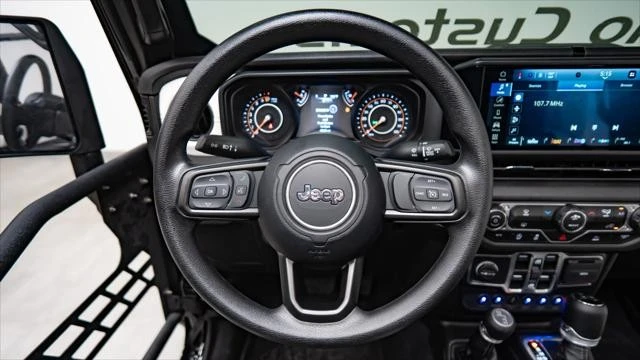 2025 Jeep JT Gladiator - Image 28 of 31