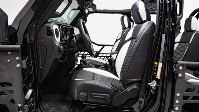 2025 Jeep JT Gladiator - Image 25 of 31