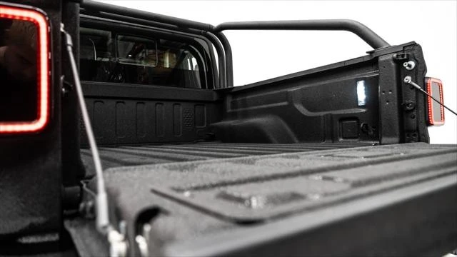 2025 Jeep JT Gladiator - Image 11 of 21