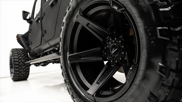 2025 Jeep JT Gladiator - Image 17 of 21
