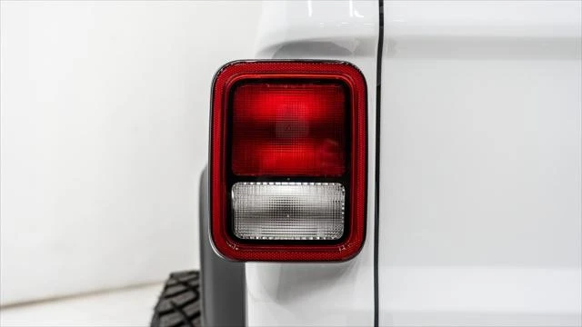 2025 Jeep JT Gladiator - Image 10 of 21