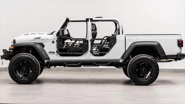 2025 Jeep JT Gladiator - Image 14 of 31