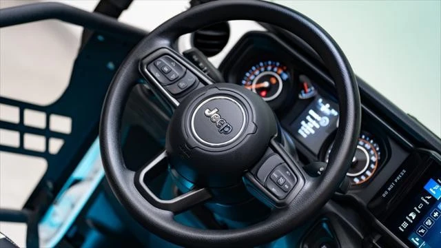 2025 Jeep JT Gladiator - Image 20 of 31