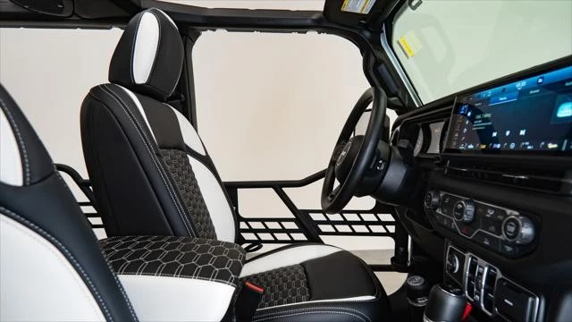 2025 Jeep JT Gladiator - Image 27 of 31