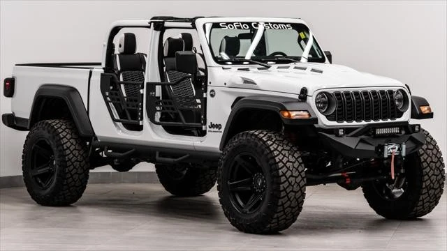 2025 Jeep JT Gladiator - Image 13 of 31