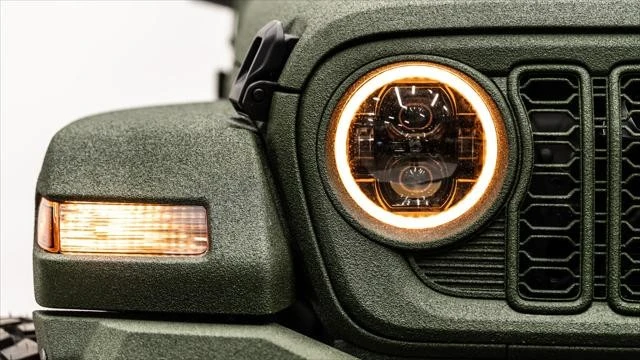 2025 Jeep JT Gladiator - Image 20 of 21