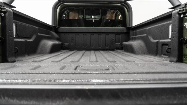 2025 Jeep JT Gladiator - Image 9 of 21