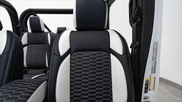 2025 Jeep JT Gladiator - Image 19 of 21
