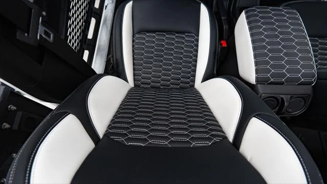 2025 Jeep JT Gladiator - Image 20 of 21