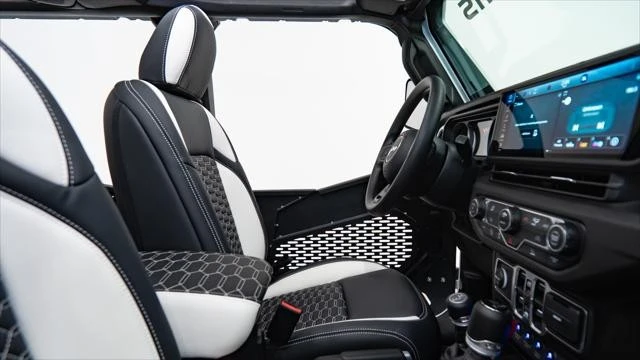2025 Jeep JT Gladiator - Image 13 of 21