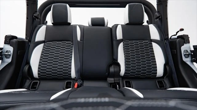 2025 Jeep JT Gladiator - Image 16 of 21