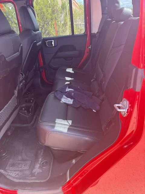 2025 Jeep JT Gladiator - Image 9 of 15