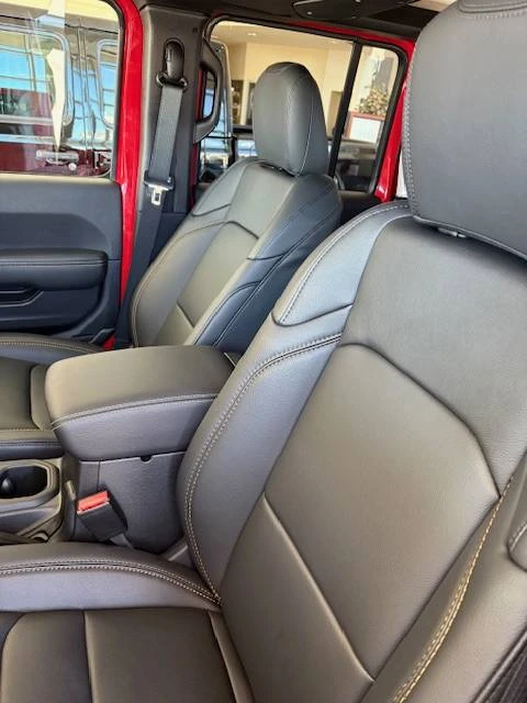2025 Jeep JT Gladiator - Image 13 of 15