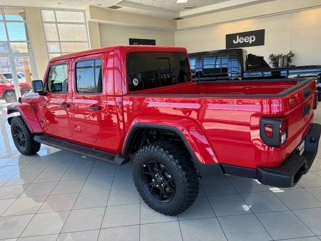 2025 Jeep JT Gladiator - Image 11 of 15
