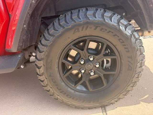 2025 Jeep JT Gladiator - Image 6 of 15