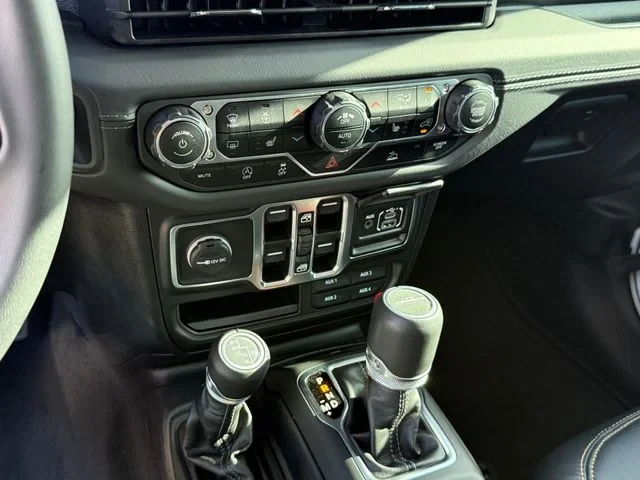 2025 Jeep JT Gladiator - Image 19 of 19